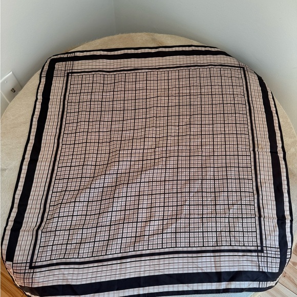 Mila Paoli Accessories - Vintage Paoli signed scarf Elegant Brown and cream Checkered scarf